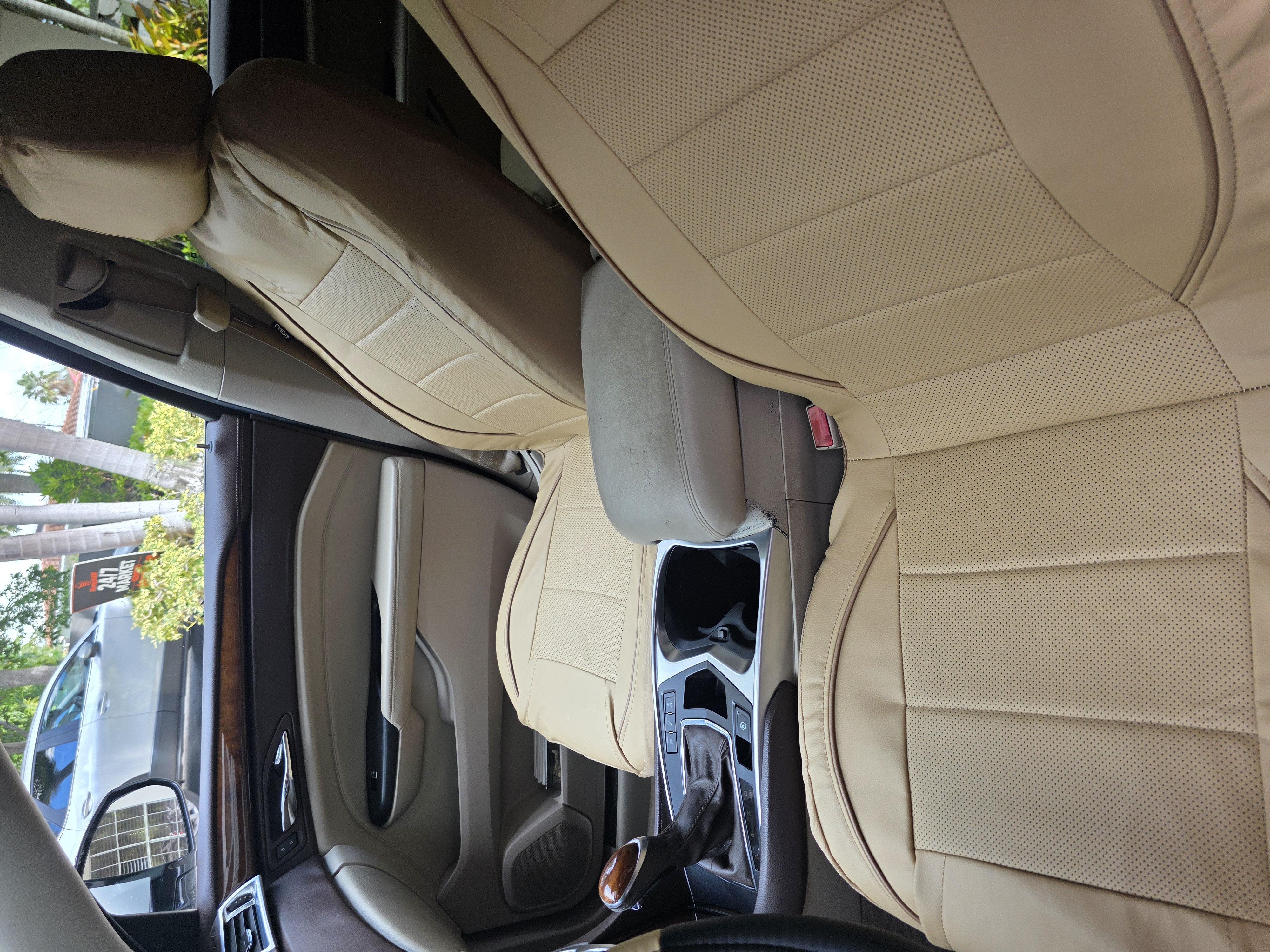 Used 2014 Cadillac SRX Luxury w/ Driver Awareness Package AWD/4WD image 4