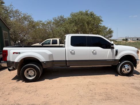 Used 2020 Ford F350 Lariat w/ Lariat Ultimate Package AWD/4WD image 10