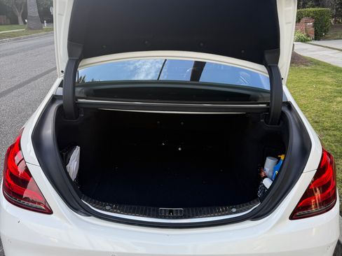 Used 2019 Mercedes-Benz S 560 Sedan image 26