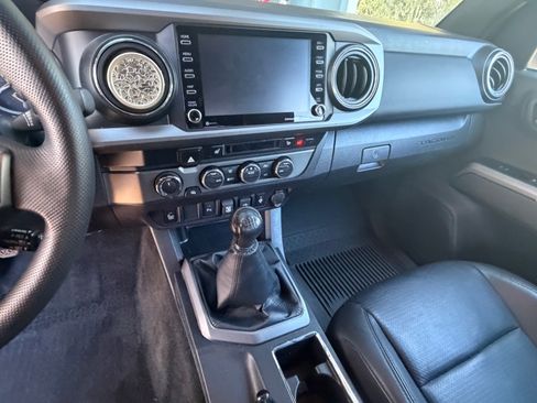 Used 2023 Toyota Tacoma TRD Off-Road w/ TRD Premium Off Road Package AWD/4WD image 6