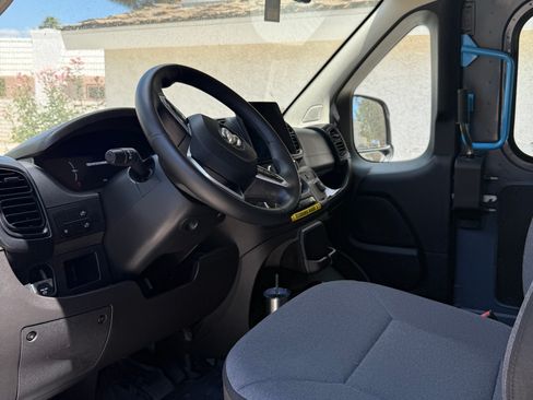 Used 2024 RAM ProMaster 3500 FWD image 12