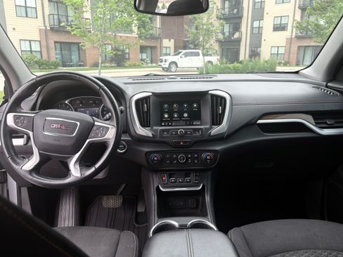 Used 2019 GMC Terrain SLE w/ Driver Convenience Package FWD image 9