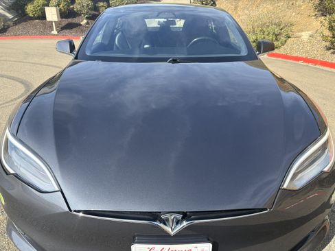 Used 2018 Tesla Model S 100D image 4