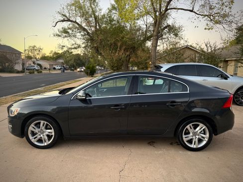 Used 2014 Volvo S60 T5 image 1