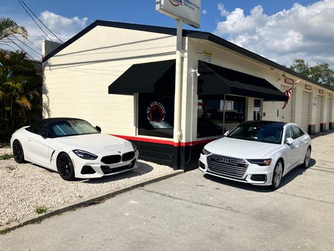Used 2022 BMW Z4 M40i w/ Premium Package RWD image 1