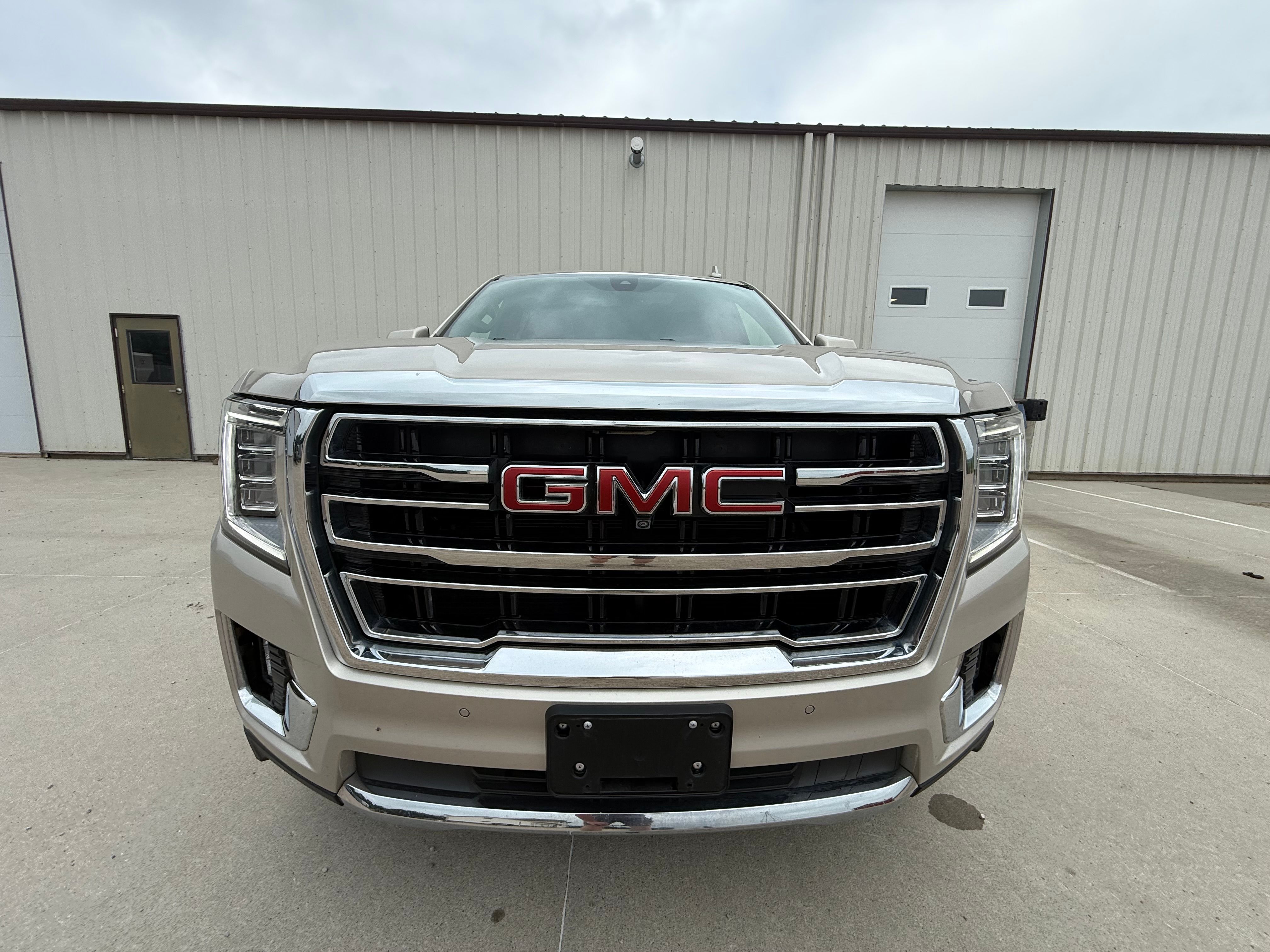 Used 2021 GMC Yukon XL SLT w/ SLT Luxury Package AWD/4WD image 6