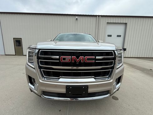 Used 2021 GMC Yukon XL SLT w/ SLT Luxury Package AWD/4WD image 6