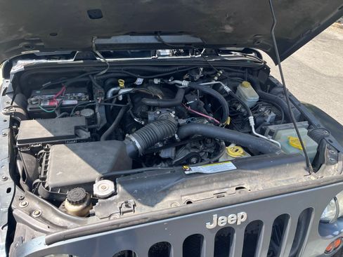 Used 2007 Jeep Wrangler Unlimited Sahara RWD image 14