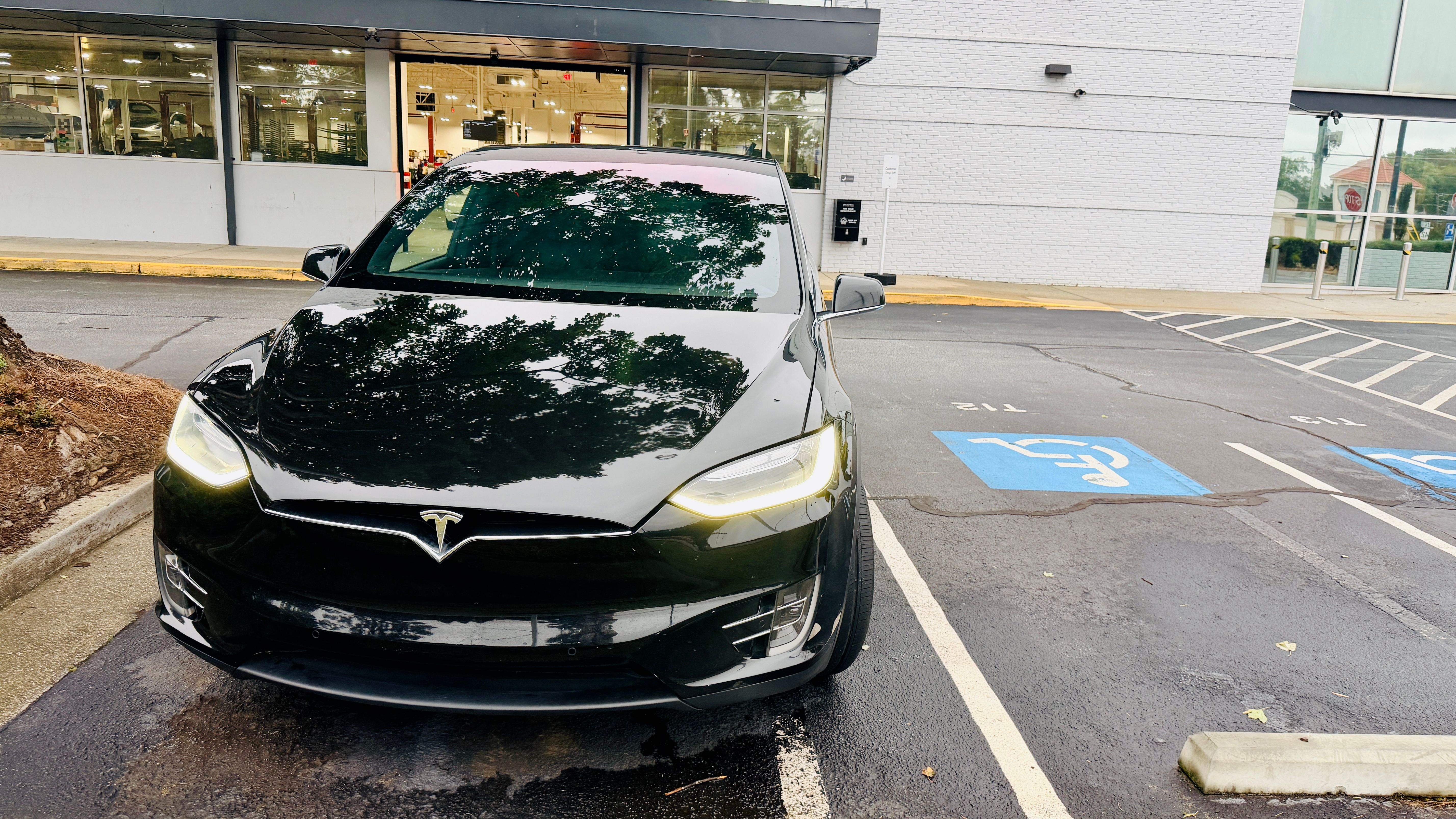 Used 2016 Tesla Model X 60D AWD/4WD image 4
