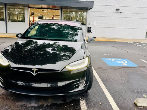 Used 2016 Tesla Model X 60D image 4