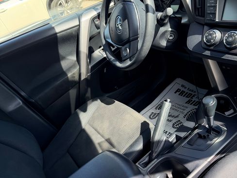 Used 2016 Toyota RAV4 LE image 9