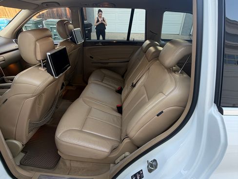 Used 2009 Mercedes-Benz GL 550 4MATIC image 10