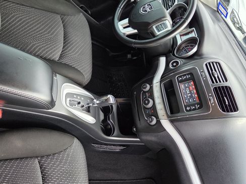 Used 2020 Dodge Journey SE w/ SE Popular Equipment Group image 8