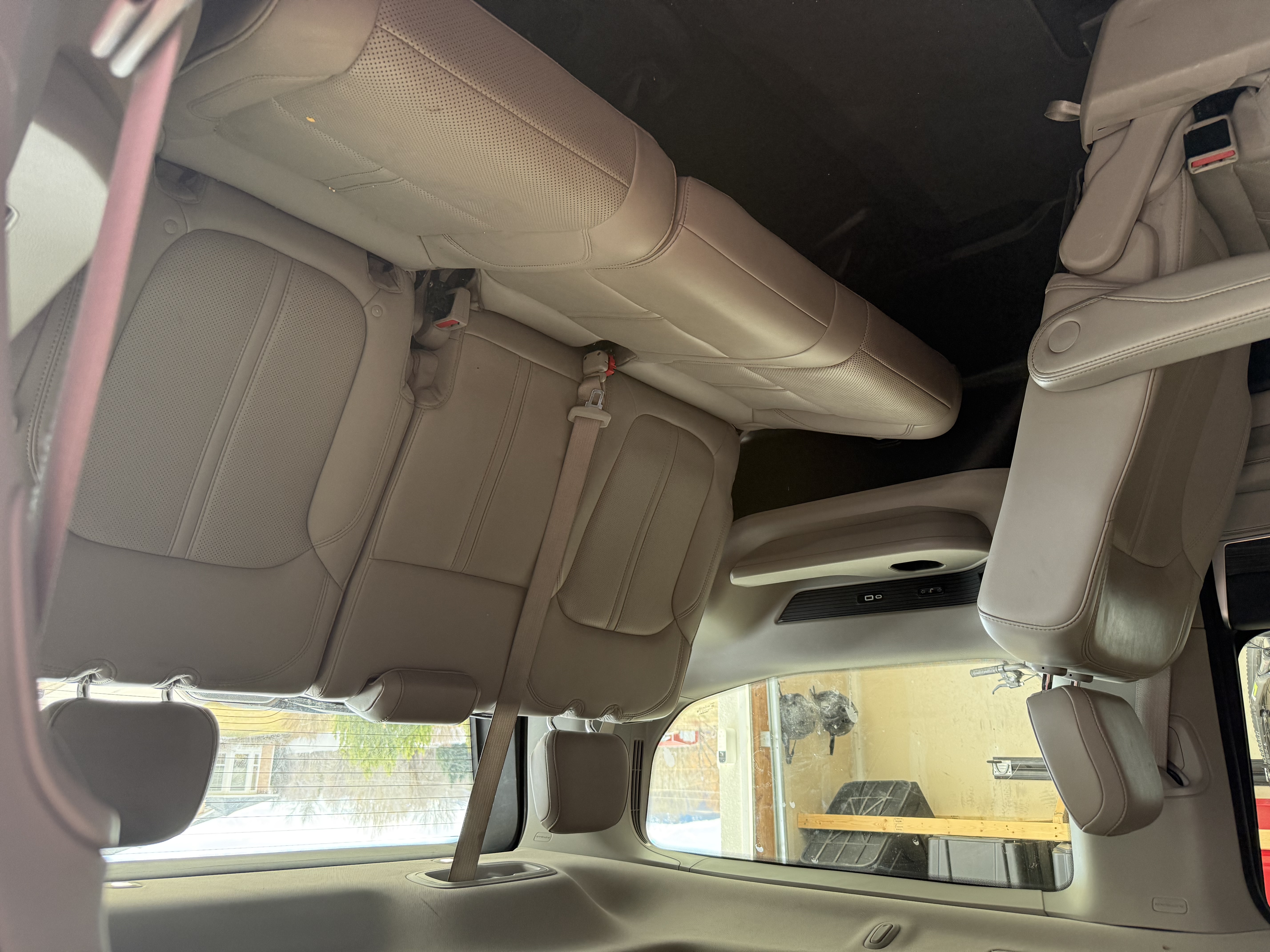 Used 2022 Jeep Wagoneer Series III w/ Premium Group I AWD/4WD image 11