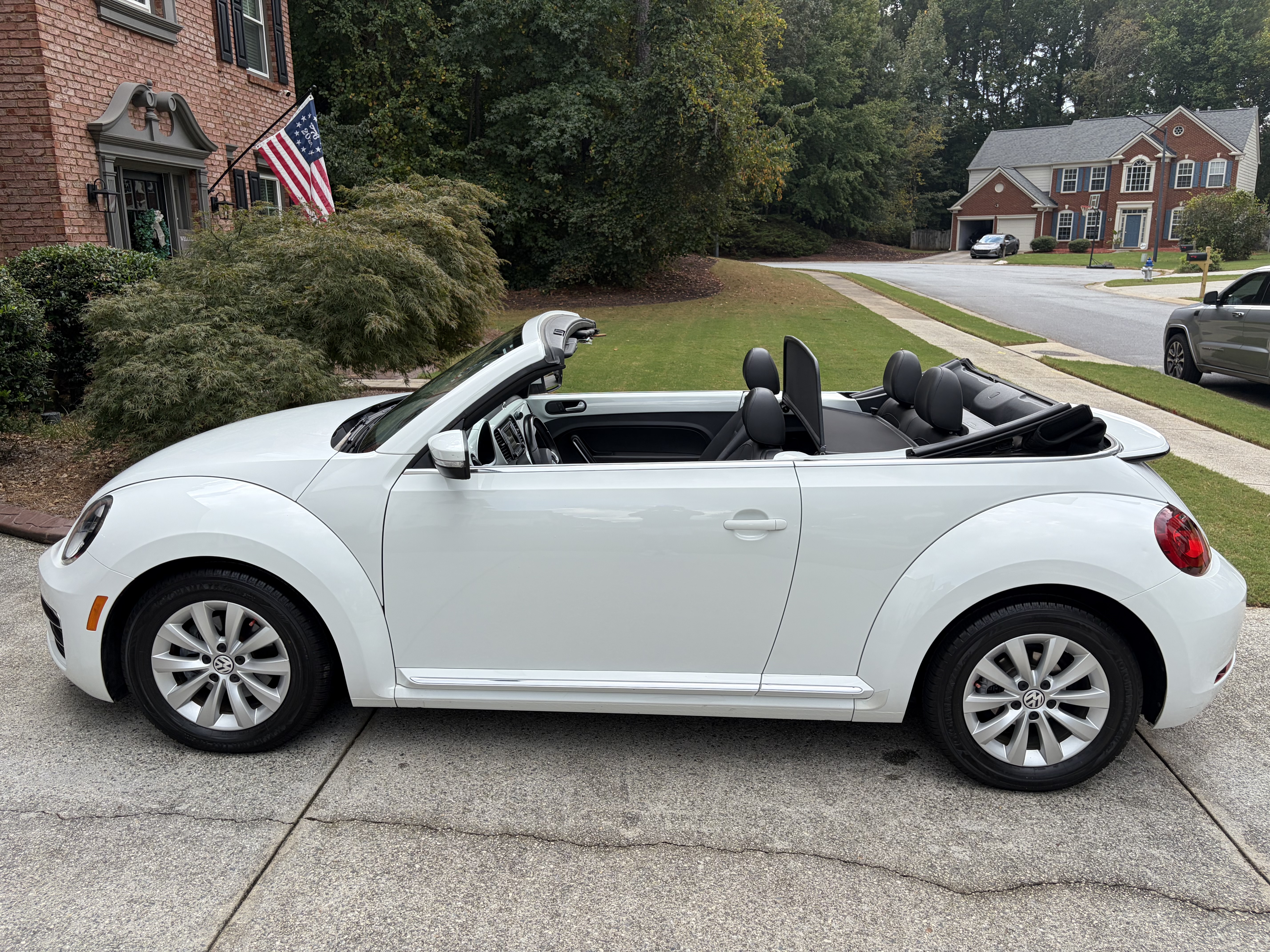 Used 2018 Volkswagen Beetle 2.0T SE FWD image 5