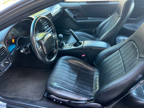 Used 2002 Chevrolet Camaro Z28 w/ SS Performance/Appearance Pkg RWD image 12
