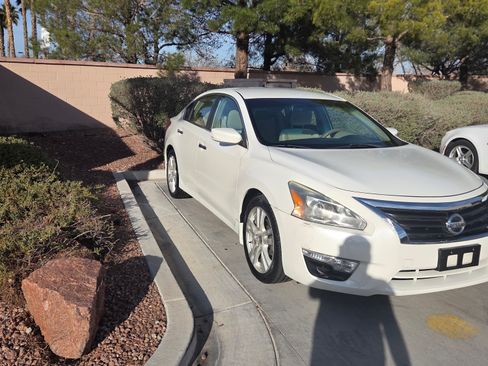 Used 2013 Nissan Altima 3.5 S image 10