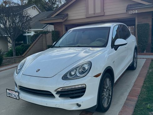 Used 2012 Porsche Cayenne S image 1