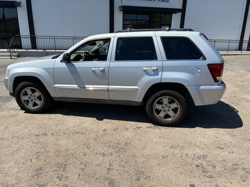 Used 2007 Jeep Grand Cherokee Limited w/ Trailer Tow Group IV RWD image 21