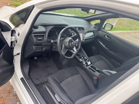 Used 2021 Nissan Leaf SV image 8