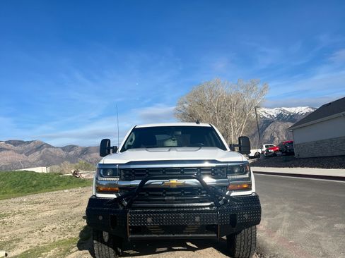 Used 2017 Chevrolet Silverado 1500 LT image 1