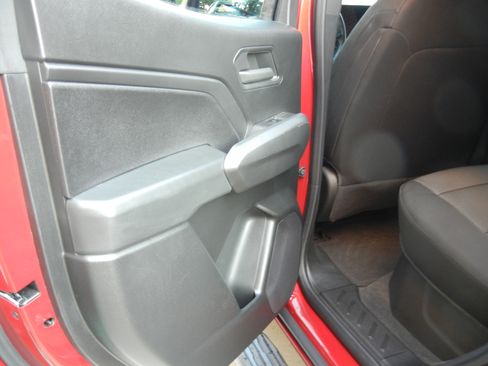 Used 2023 Chevrolet Colorado Trail Boss w/ Technology Package AWD/4WD image 21
