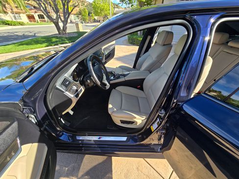 Used 2011 BMW 550i Sedan image 17