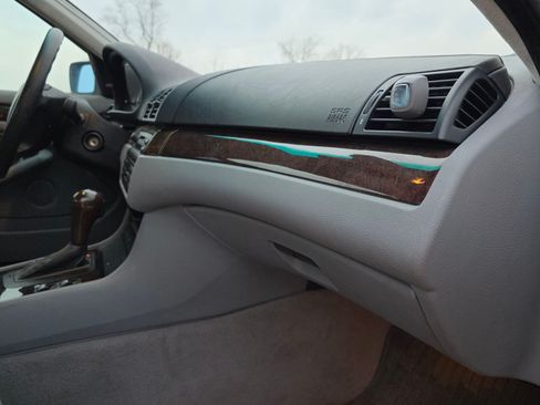 Used 2004 BMW 330xi Sedan image 6