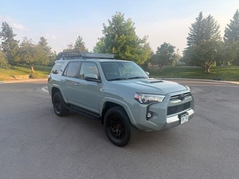 Used 2022 Toyota 4Runner TRD Off-Road w/ 4Runner Black Package (TMS) AWD/4WD image 1