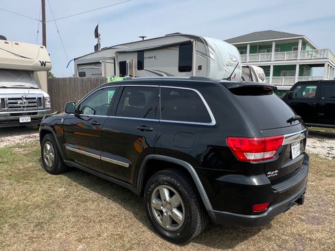 Used 2012 Jeep Grand Cherokee Laredo w/ Laredo E Group image 5