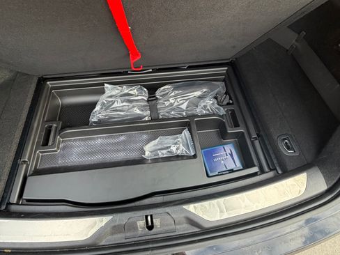 Used 2017 Maserati Levante S image 11