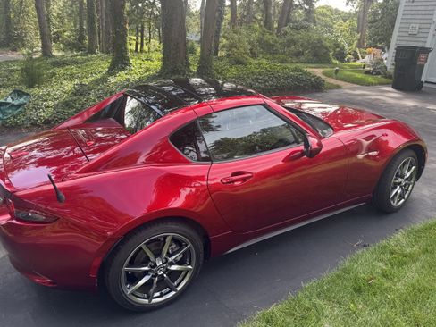 Used 2021 MAZDA MX-5 Miata RF Grand Touring RWD image 5