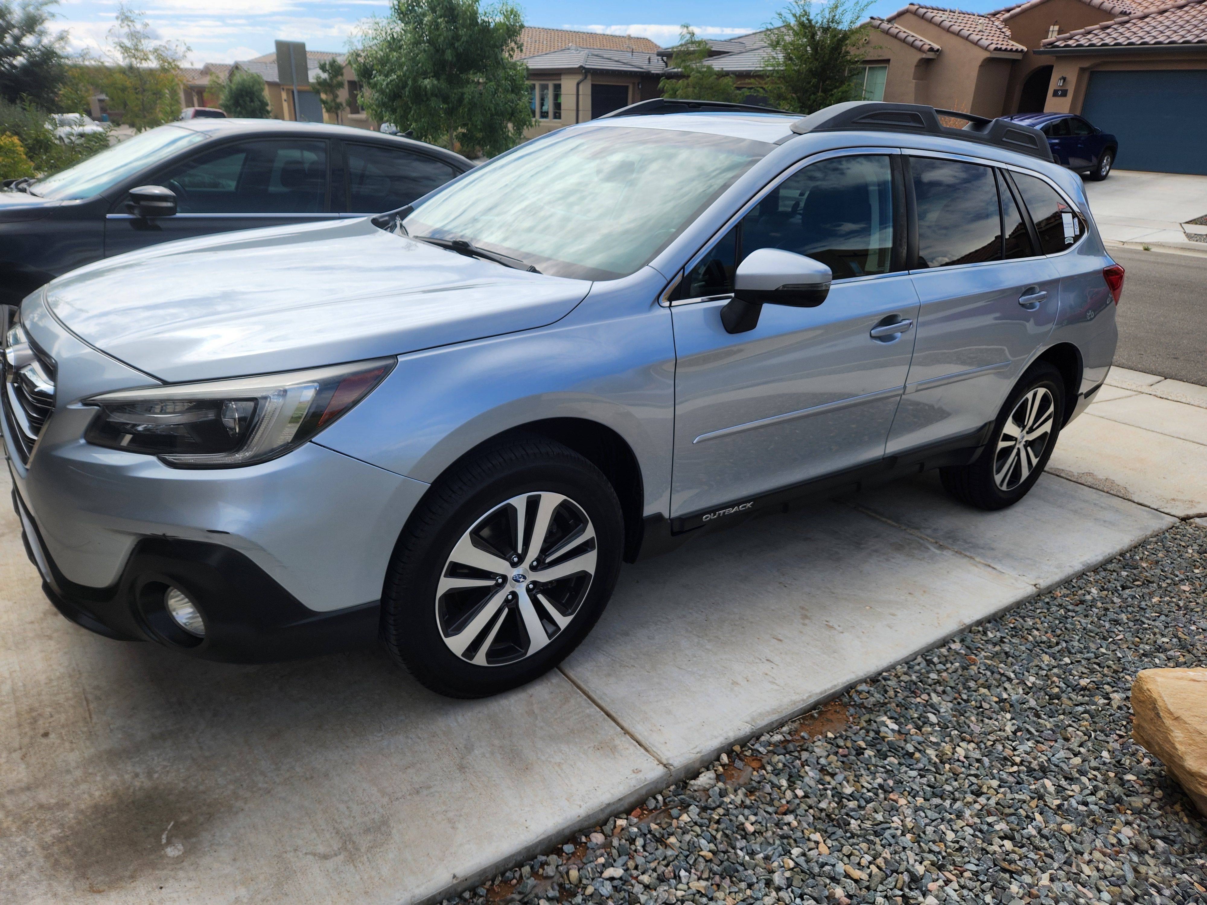 Used 2018 Subaru Outback 2.5i Limited AWD/4WD image 1