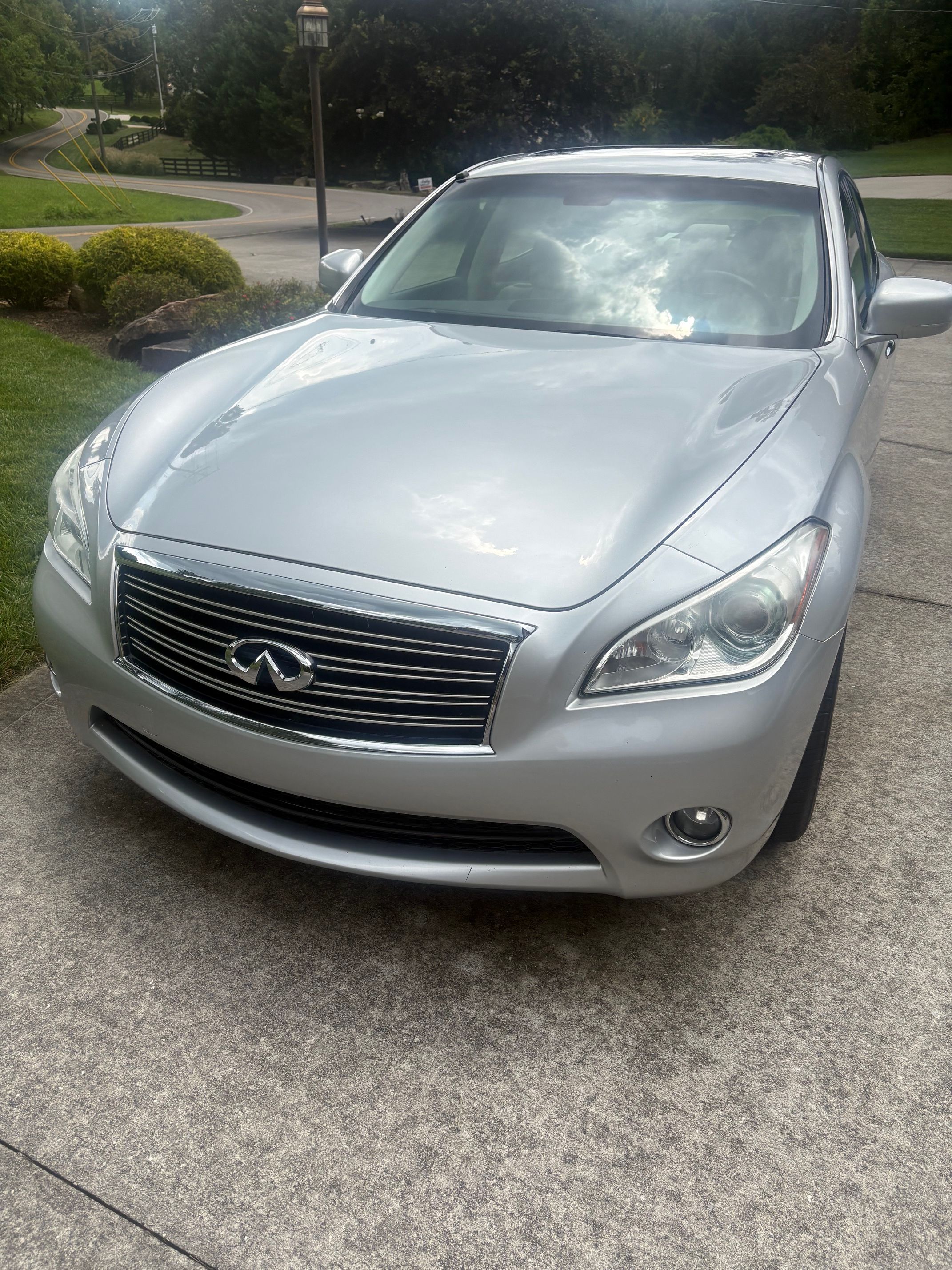 Used 2012 INFINITI M37 w/ Deluxe Touring Pkg RWD image 8