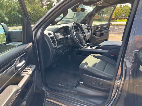 Used 2022 RAM 1500 Big Horn AWD/4WD image 9