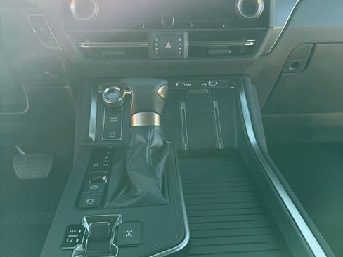 Used 2026 Lexus GX 550 w/ Accessory Package (2T) image 19