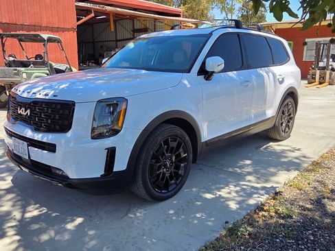 Used 2022 Kia Telluride SX w/ SX Prestige Package AWD/4WD image 5