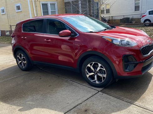 Used 2020 Kia Sportage LX image 4