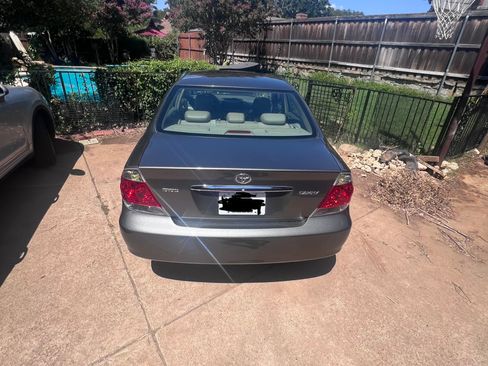 Used 2006 Toyota Camry XLE FWD image 4