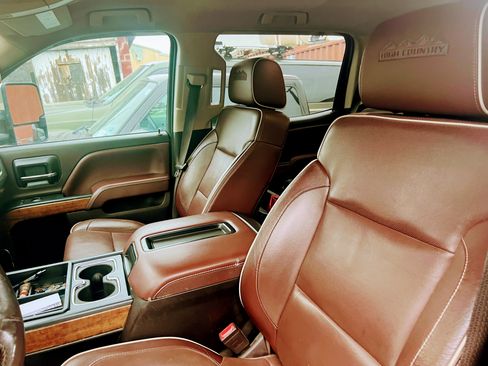 Used 2015 Chevrolet Silverado 2500 High Country w/ Duramax Plus Package image 10