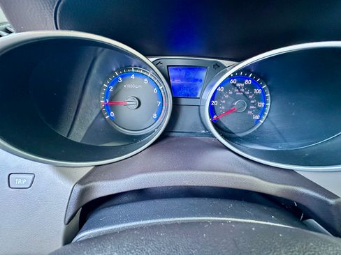Used 2012 Hyundai Tucson Limited w/ Premium Pkg FWD image 19