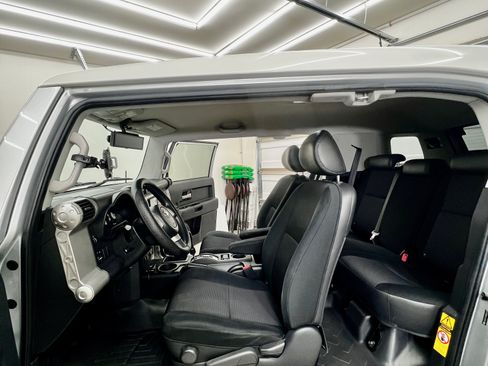 Used 2007 Toyota FJ Cruiser 2WD image 25