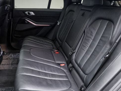 Used 2019 BMW X5 xDrive50i w/ M Sport Package AWD/4WD image 17