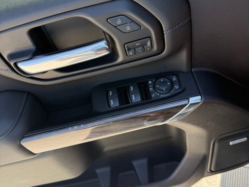 Used 2022 Chevrolet Silverado 2500 LTZ w/ LTZ Plus Package image 27