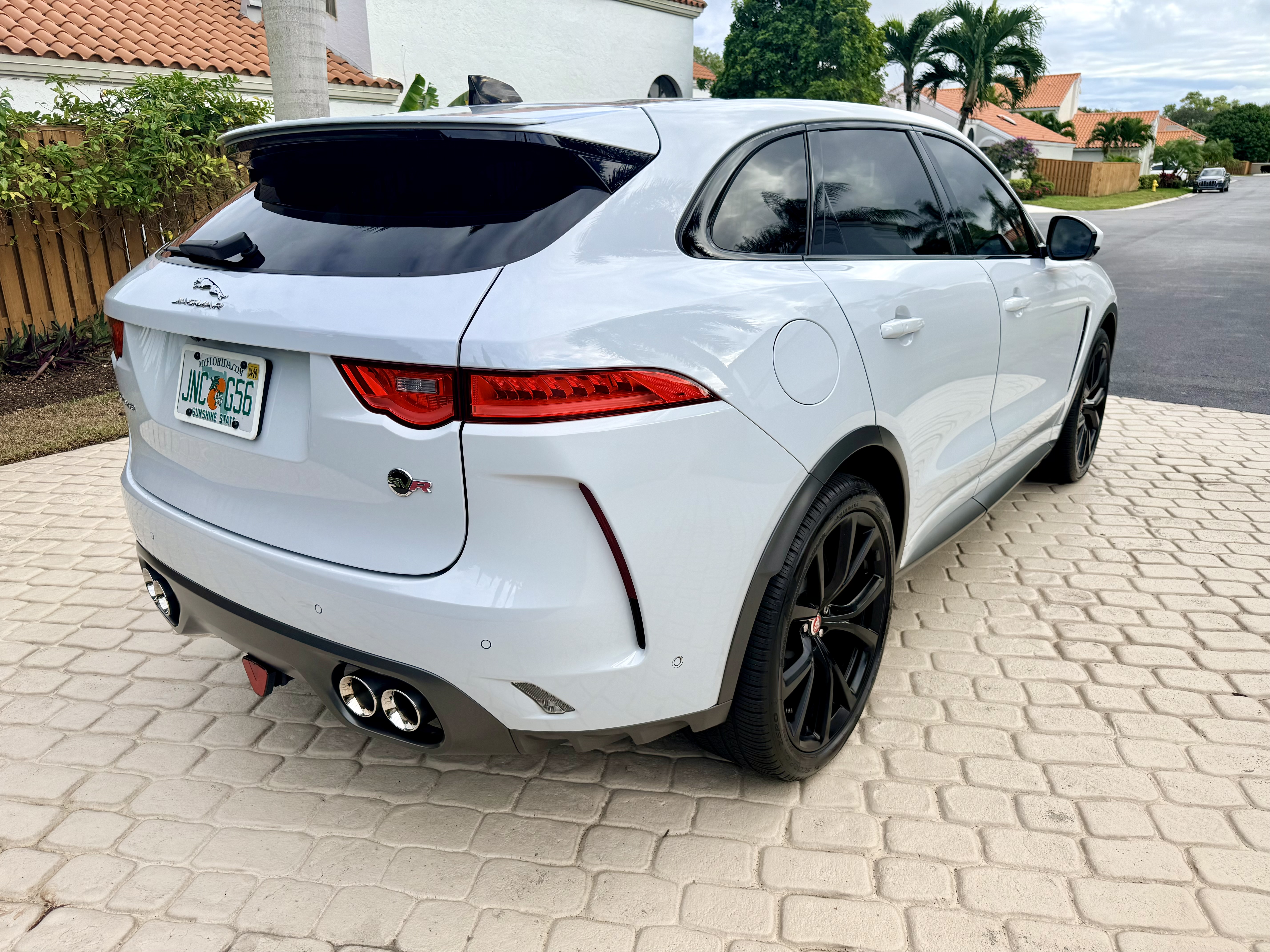 Used 2020 Jaguar F-PACE SVR AWD/4WD image 9
