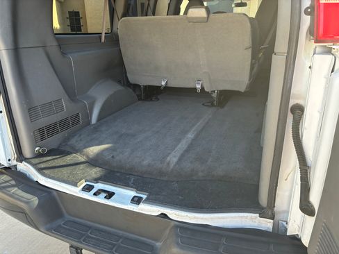 Used 2015 Chevrolet Express 2500 LS RWD image 12