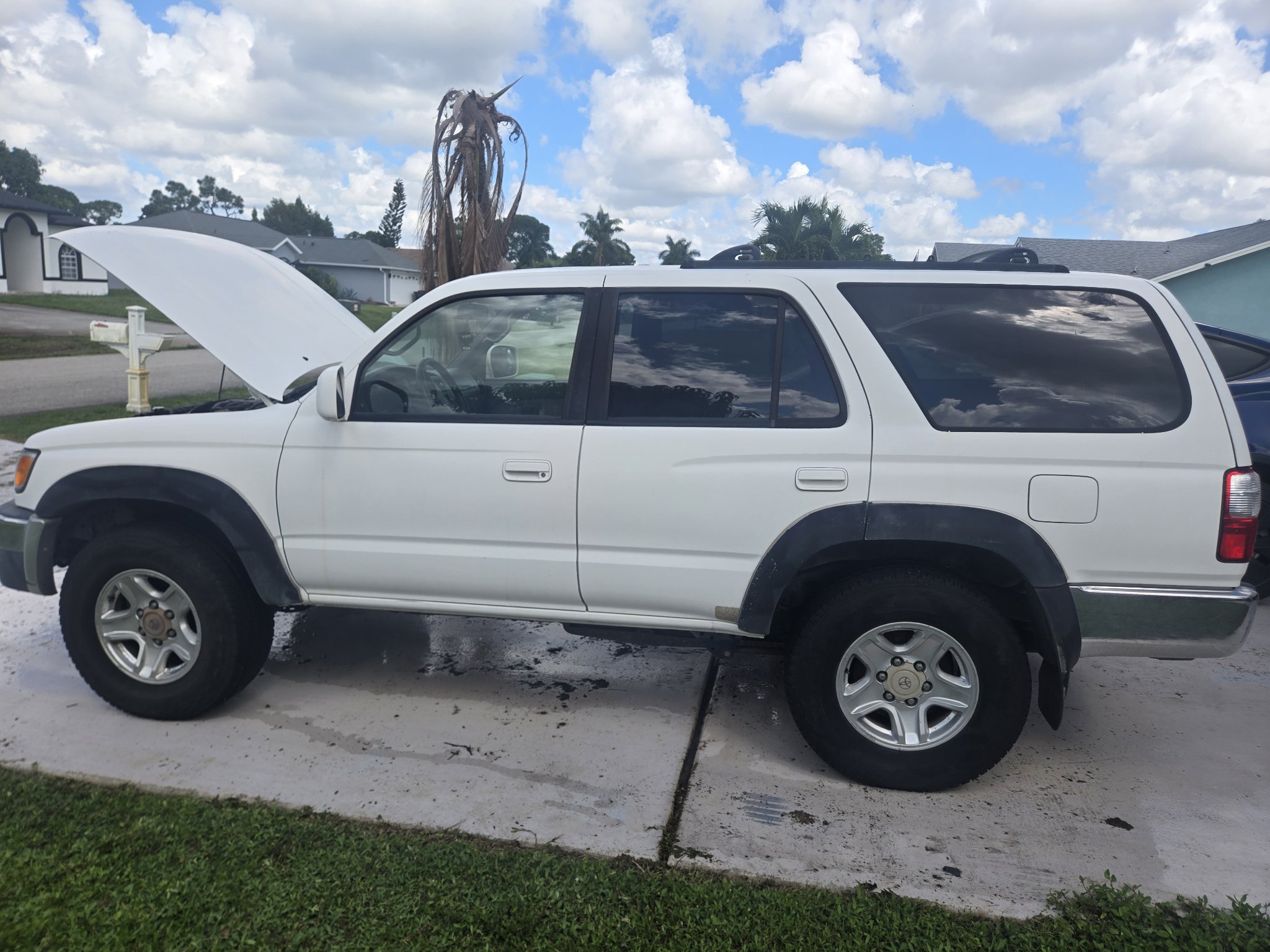 Used 2002 Toyota 4Runner SR5 AWD/4WD image 13