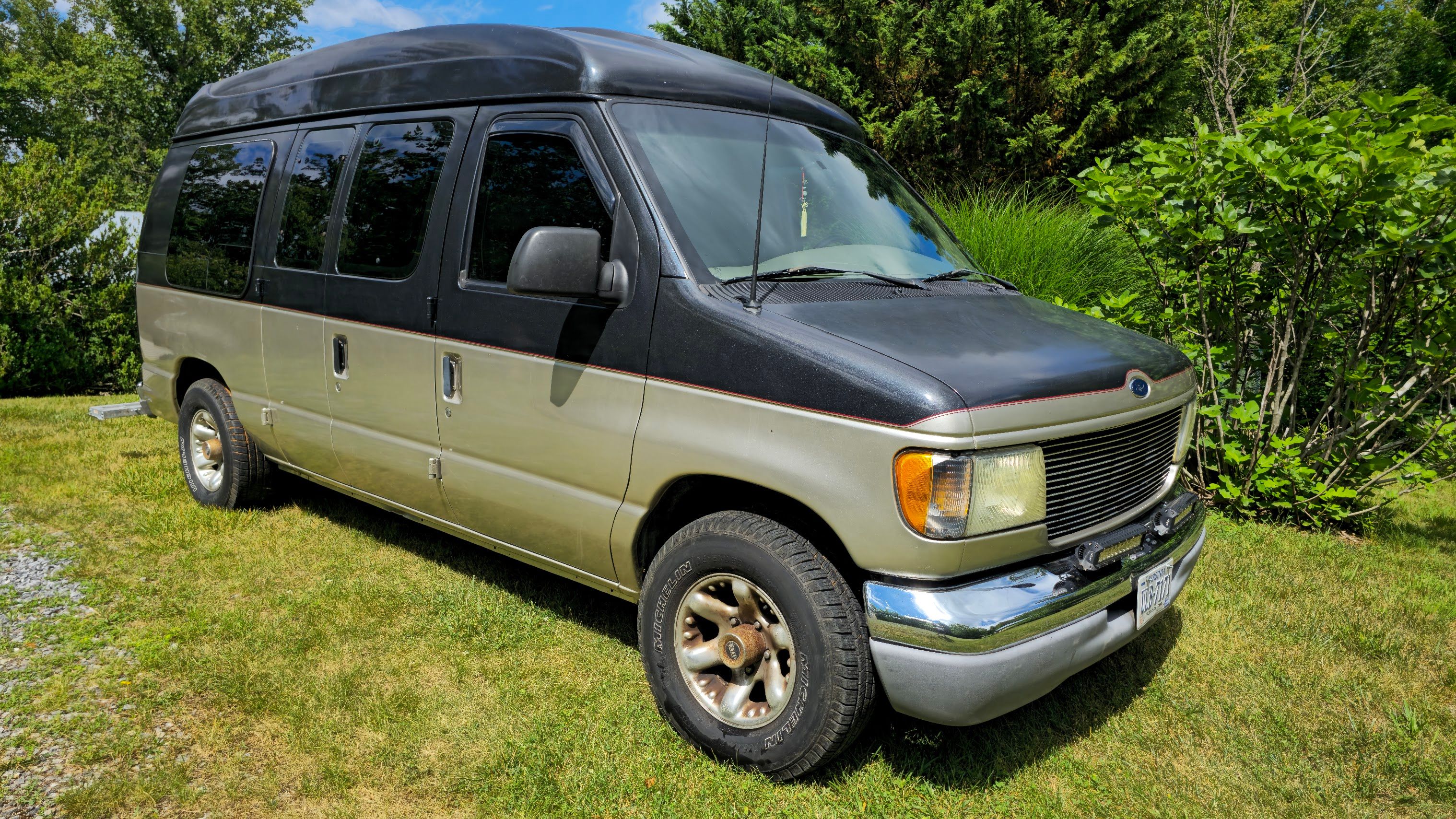 Used 2002 Ford E-150 and Econoline 150 RWD image 6