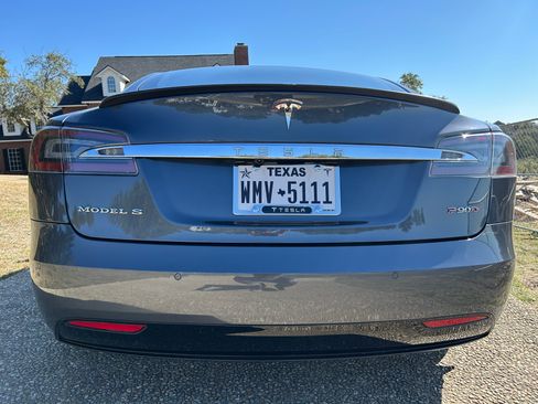 Used 2016 Tesla Model S P90D image 10
