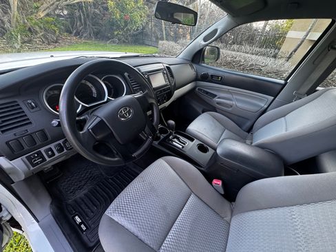 Used 2014 Toyota Tacoma 2WD Double Cab image 12
